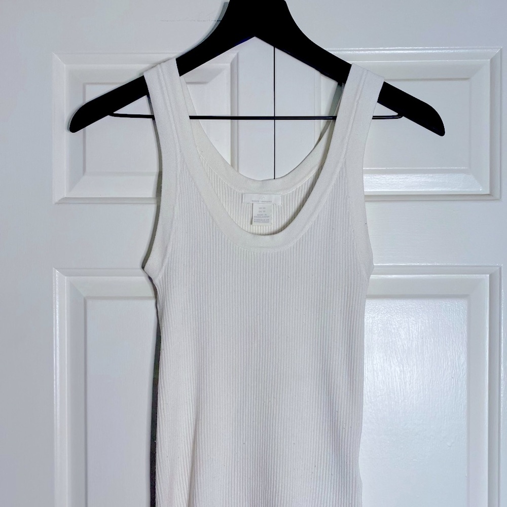 White ribbed tee